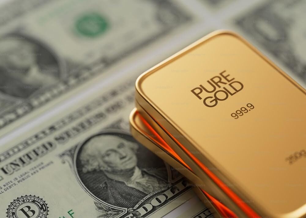  Gold and Crude Oil Extend Gains as Dollar Weakens and Geopolitical Turmoil Persists